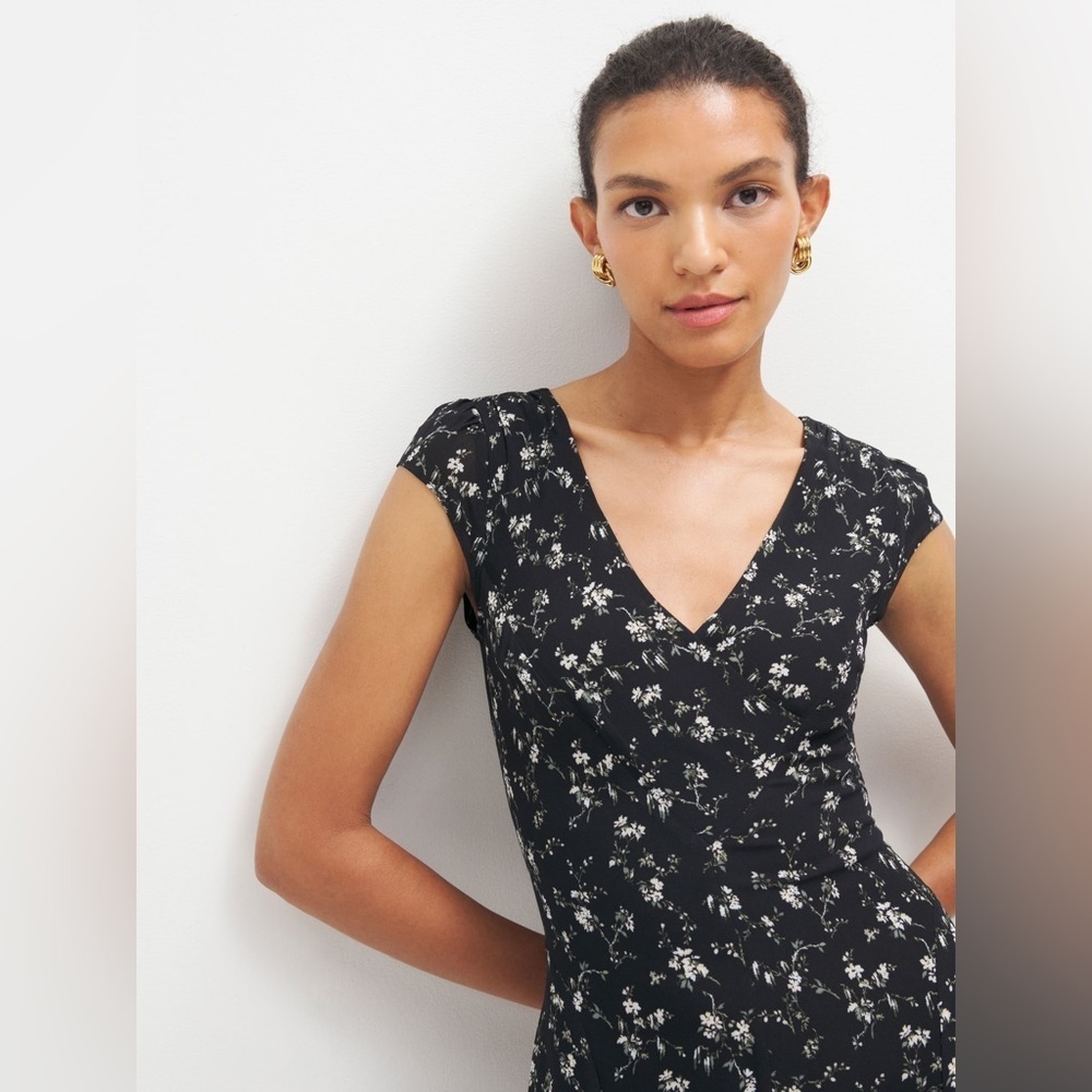 NWT Reformation Baden Dress in Lucien Black Floral |  size 2 - Picture 6 of 11